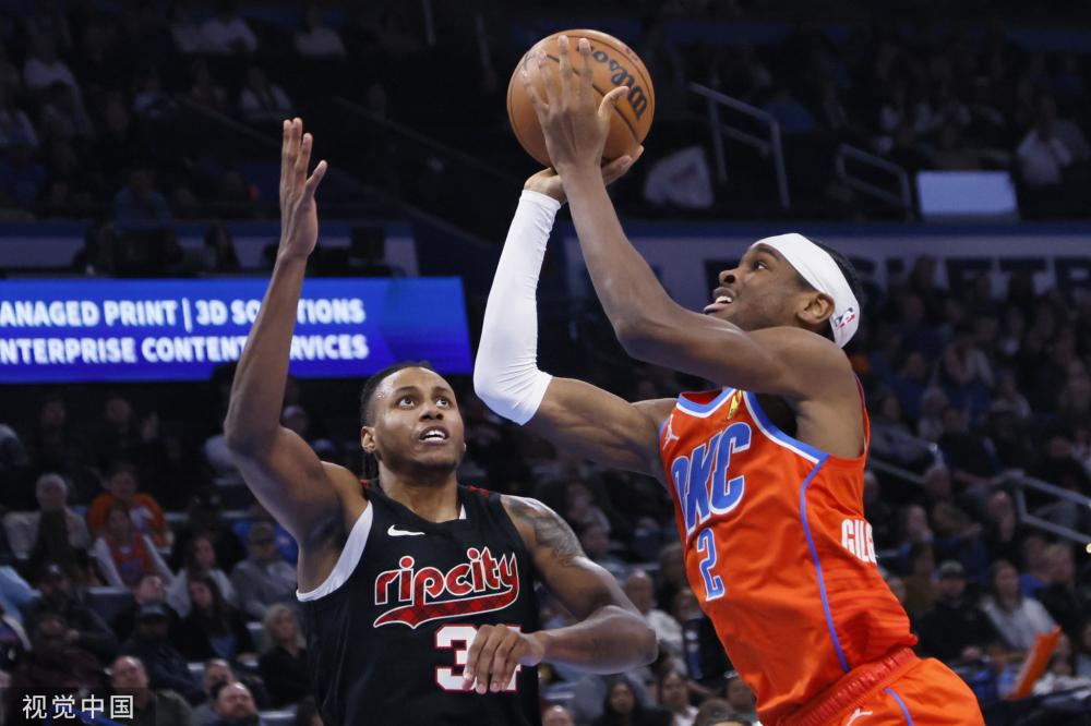 球迷们关注 球迷们关注