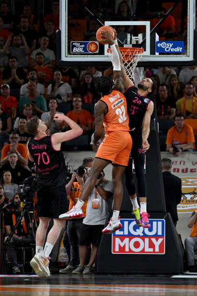 力仅剩4人 力仅剩4人